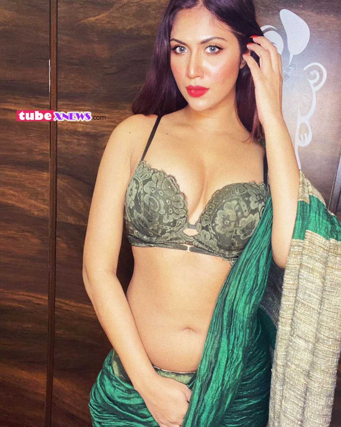 green lace blouse saree photoshoot model posing