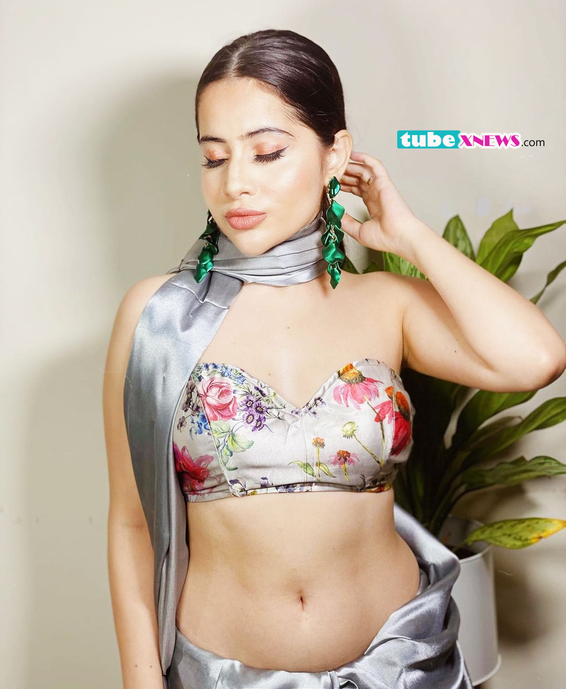 urfi javed floral print strapless blouse saree style