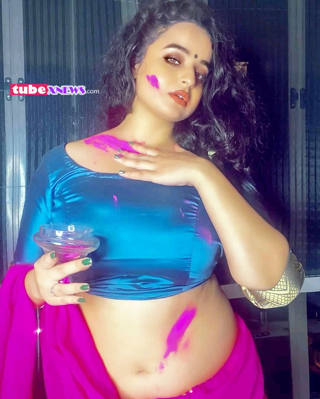 bong girl Anushree saree happy holi colors-festival